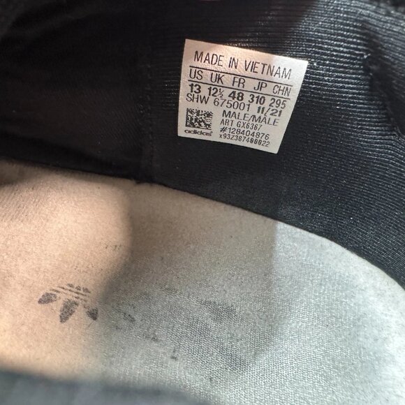 Size 13 Adidas Originals NMD_R1.V2 Mens Black White Athletic Running Shoe GX6367 - Picture 9 of 10